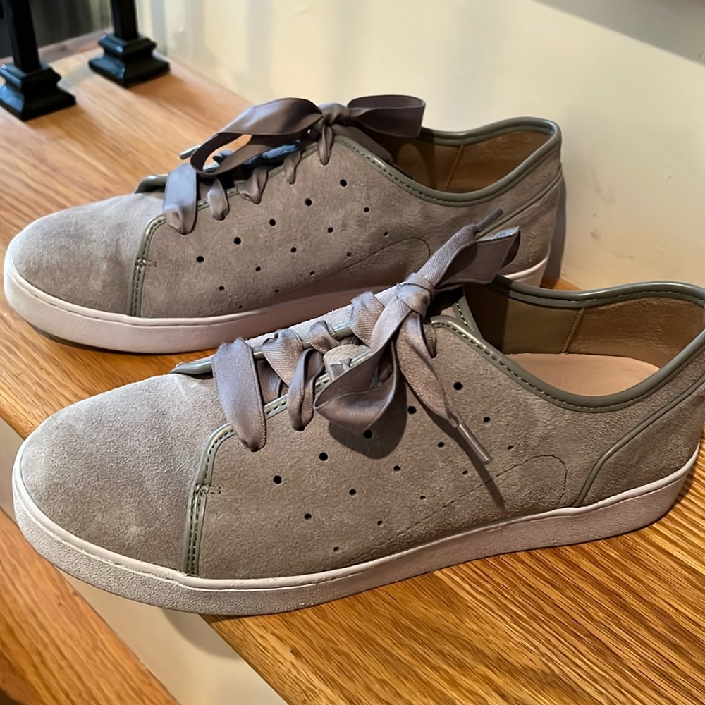 Euc Vionic Splended Keke Suede Sneakers